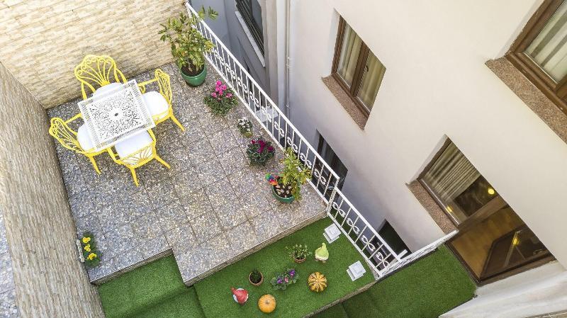 Royan Suites Istanbul Exterior photo