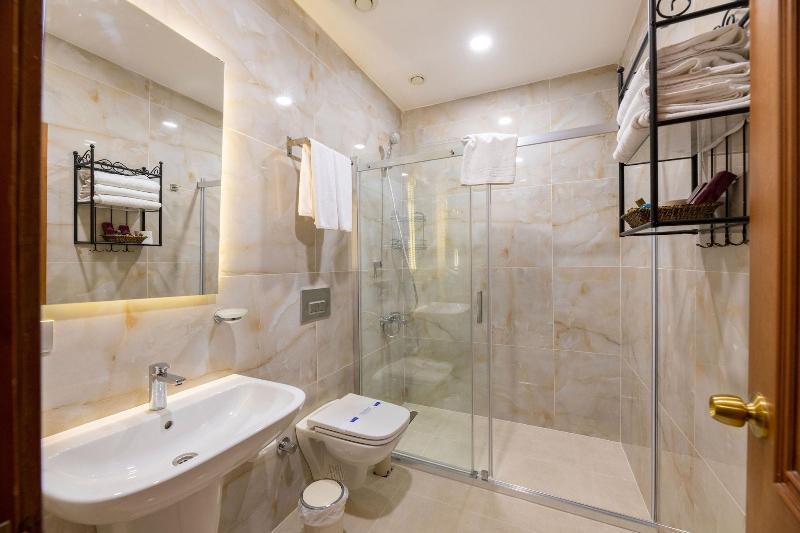 Royan Suites Istanbul Exterior photo
