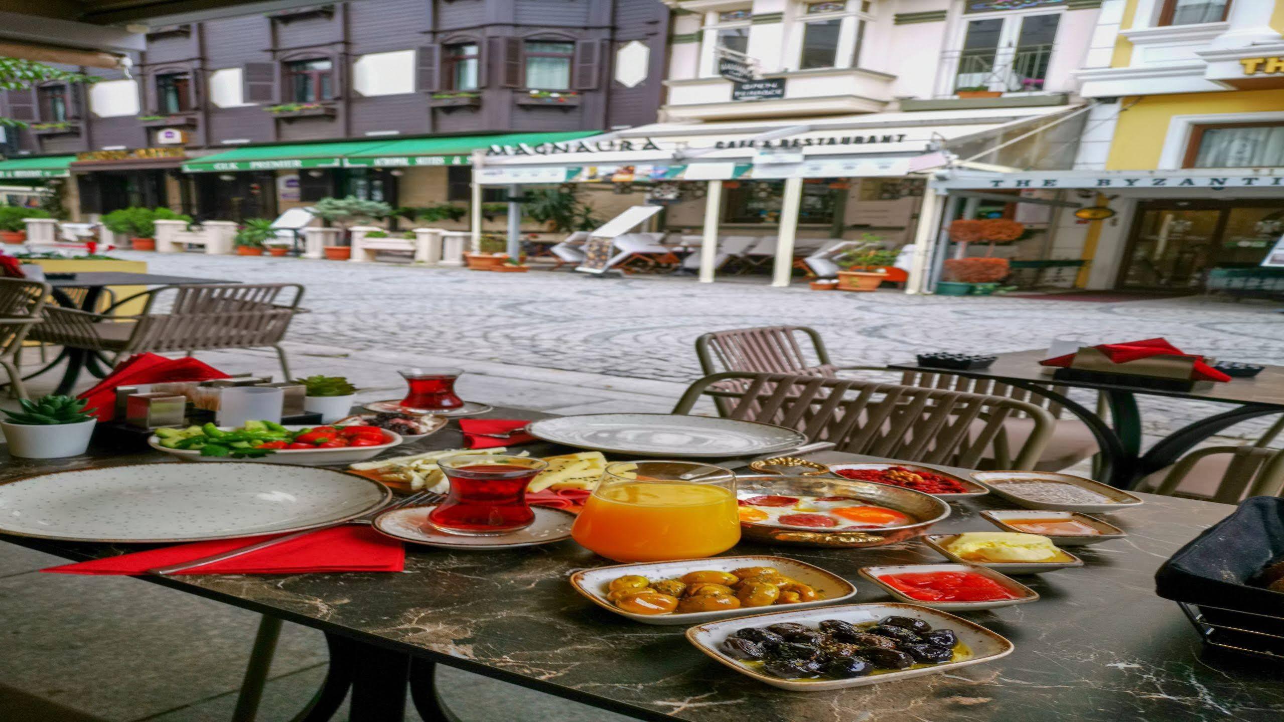 Royan Suites Istanbul Exterior photo